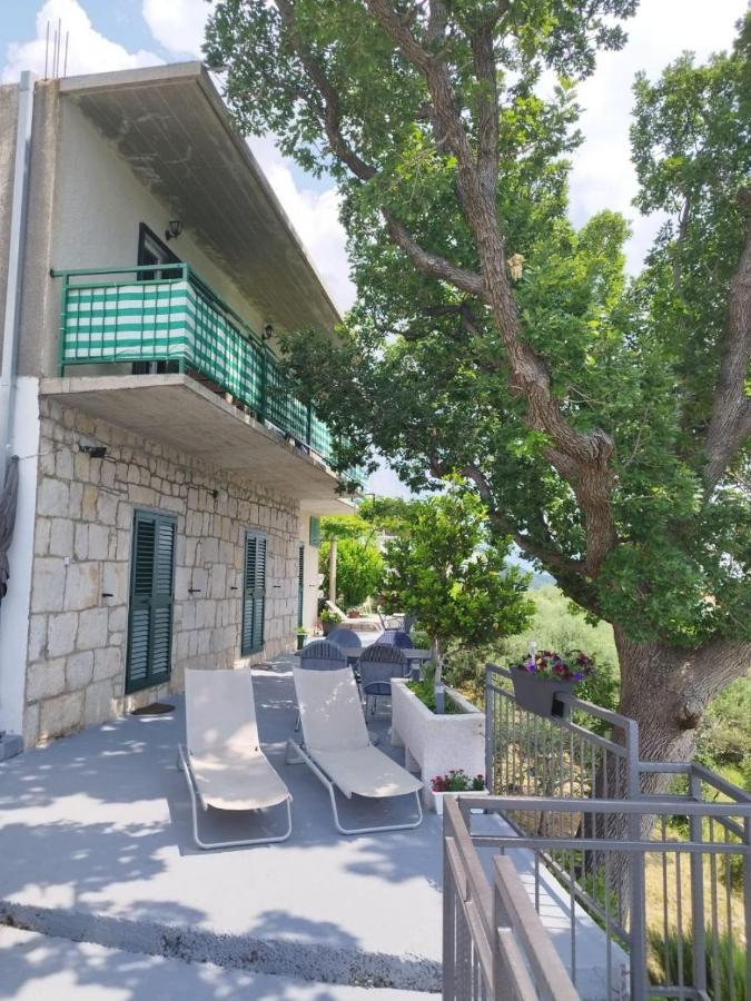 Apartments Mare - 150 M From Beach Brela Exterior photo
