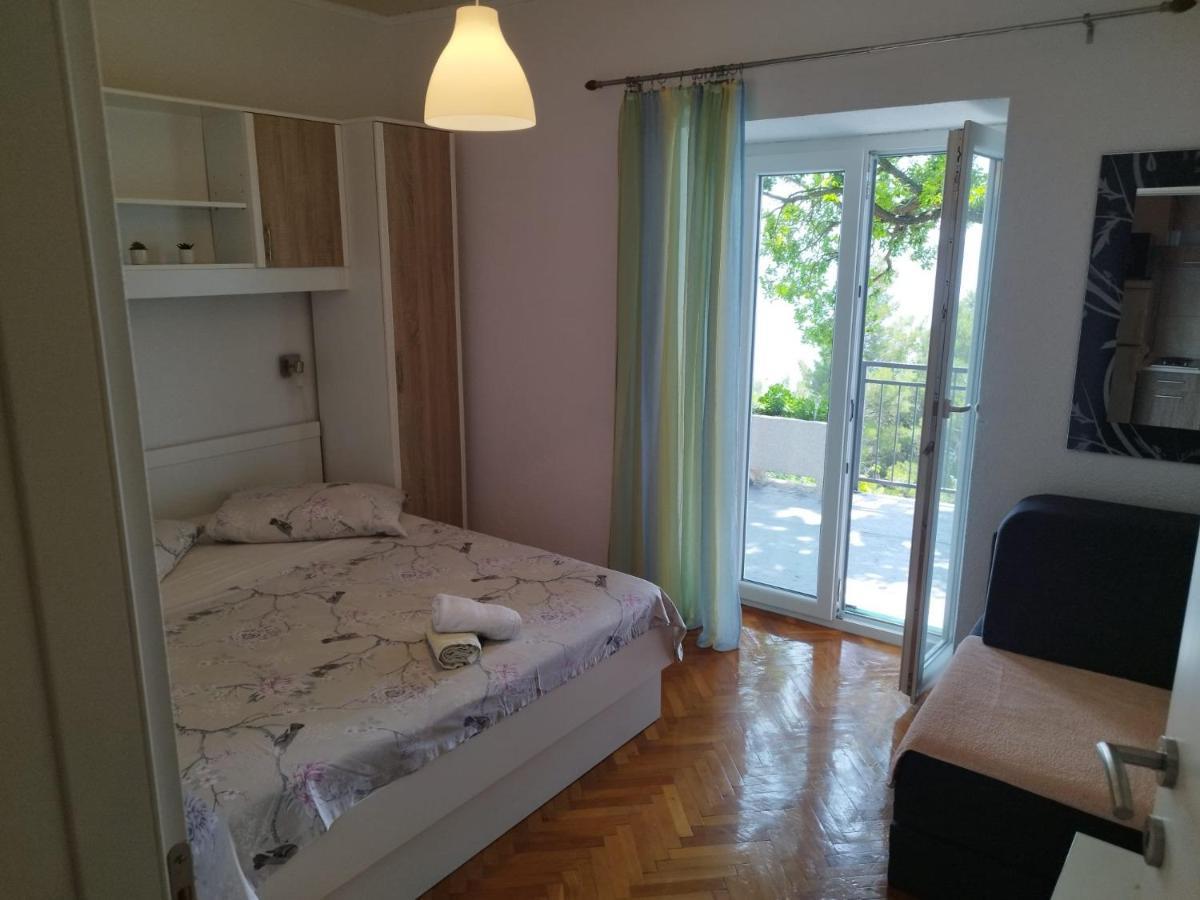 Apartments Mare - 150 M From Beach Brela Exterior photo